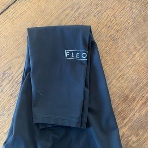 Fleo Leggings. Large. 21”